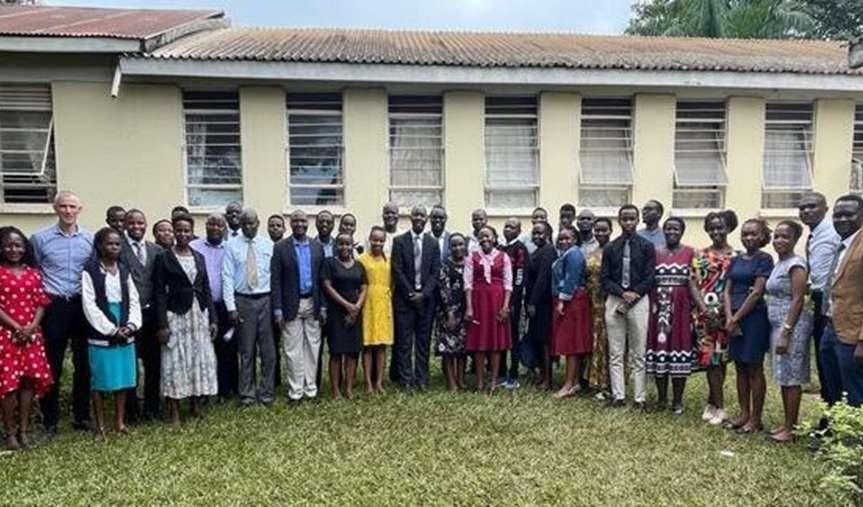 Faculty staff, students, and research partners at the FHS Research Dissemination Day